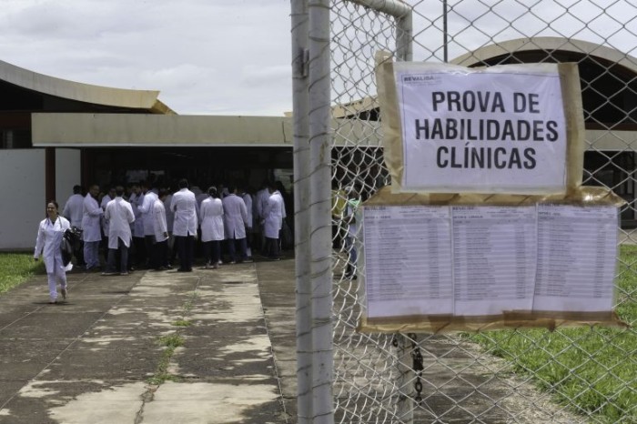 Comissão realiza debate sobre taxa de aprovação no Revalida