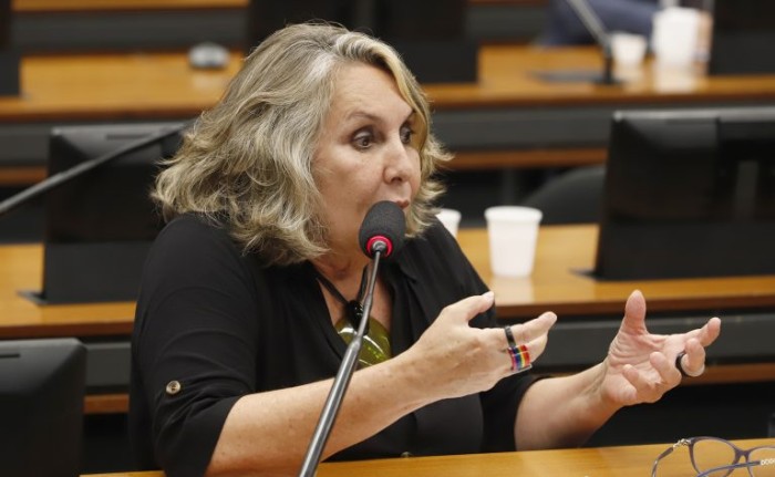 Comissão vai debater situação de intérpretes de Libras nas instituições de ensino