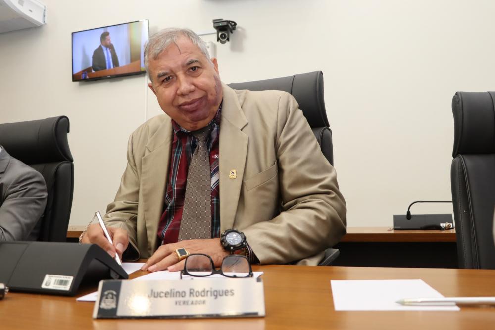 Vereador Jucelino Rodrigues solicita a revitalização da feira coberta do Jardim Aureny III