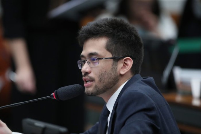 CCJ aprova assistência na demissão de idosos analfabetos