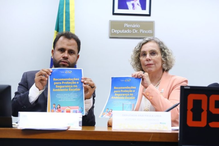 Guardas armados não resolvem problema de violência nas escolas, dizem especialistas
