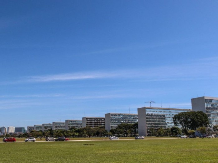 Servidores e empregados do Poder Executivo têm reajuste de 9%