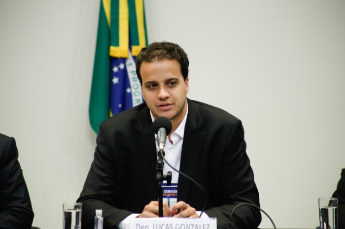 Projeto desvincula transferência de propriedade do veículo da vistoria