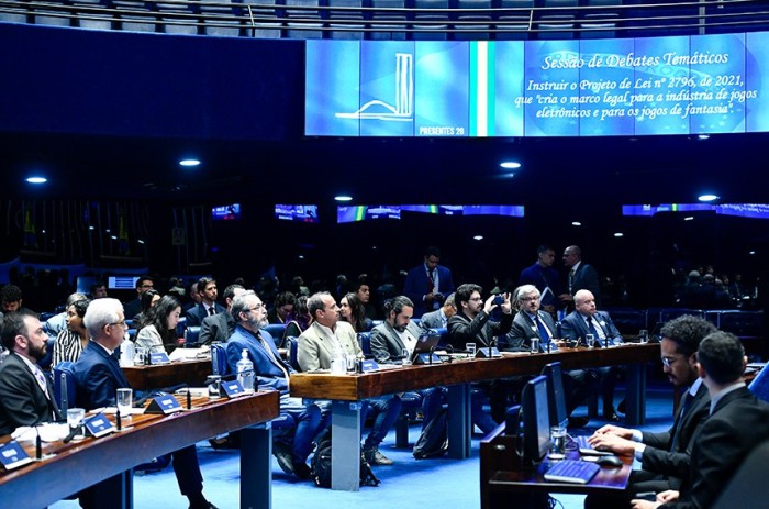 Debatedores divergem sobre 'fantasy games' no marco dos jogos eletrônicos