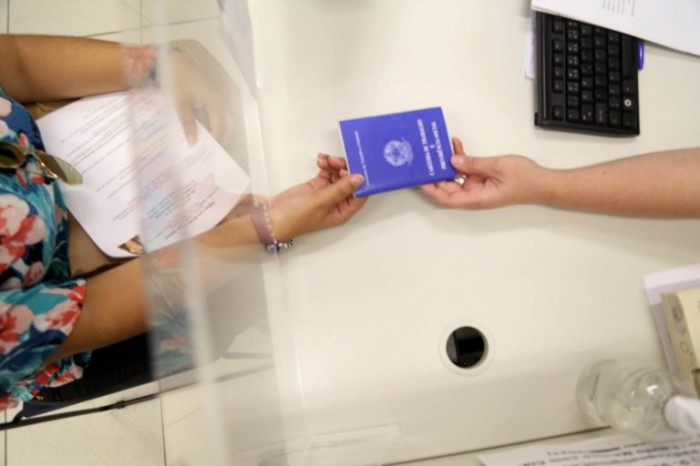 Vira lei proposta que cria selo Empresa Amiga da Mulher