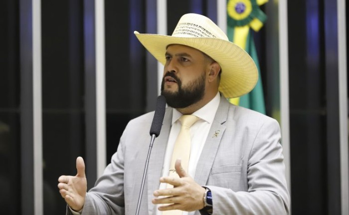 Comissão aprova proposta de renegociação de dívidas dos caminhoneiros