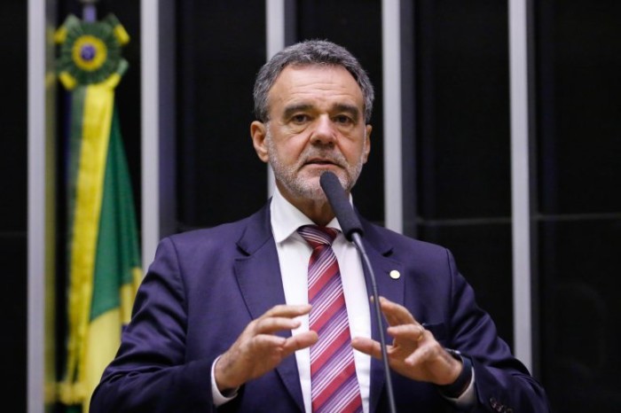 Comissão aprova programa de inserção de reservistas no mercado de trabalho