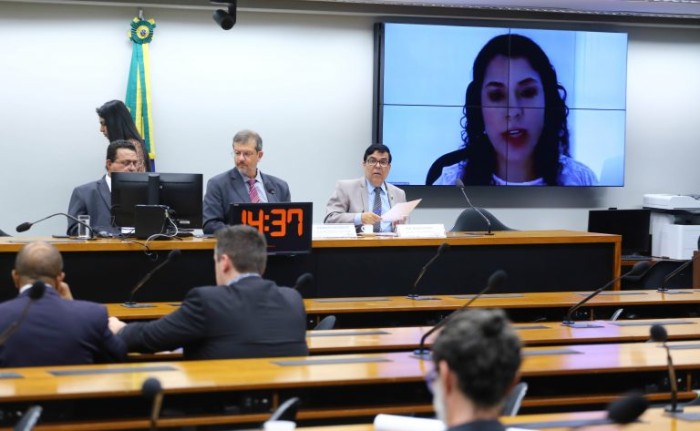 Gestores criticam projeto que autoriza aluno com mais de 14 anos a fazer estágio