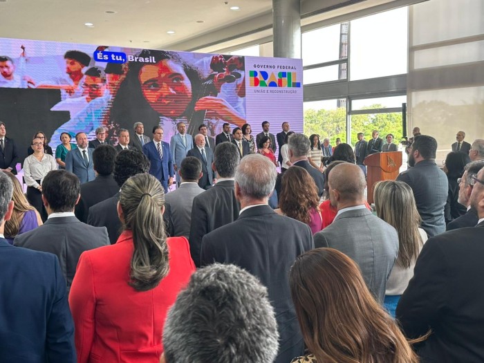 Cinthia Ribeiro participa do lançamento da Estratégia Nacional de Escolas Conectadas