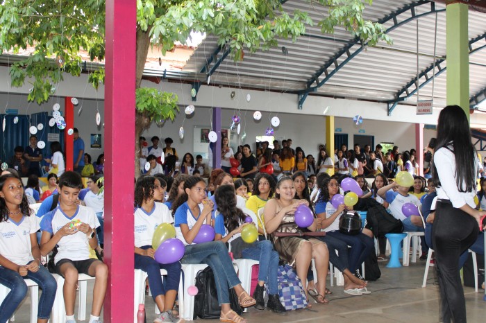 USF Laurides Milhomem realiza ação voltada ao setembro amarelo em escola do Aureny III