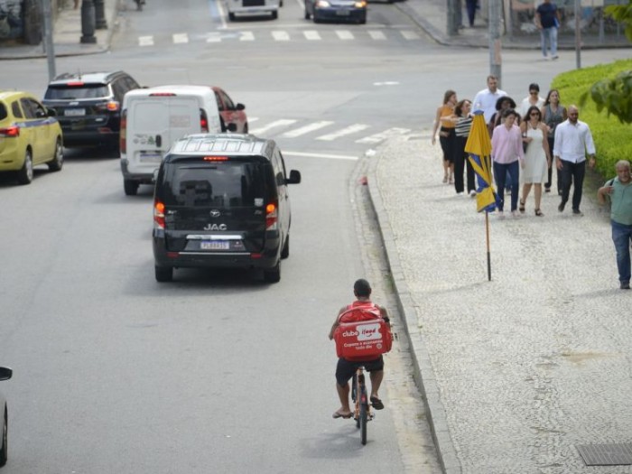 Comissão vai debater regulamentação de trabalhadores de aplicativos