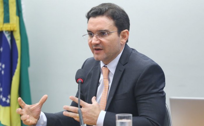 Ministro do Turismo critica judicialização contra empresas aéreas