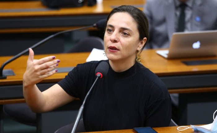 Comissão aprova suspensão de decreto que regula revisão da reforma militar por incapacidade definitiva