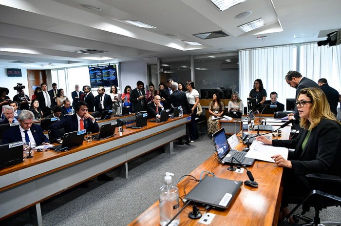 CMA exclui agronegócio e aprova projeto que regulamenta mercado de carbono