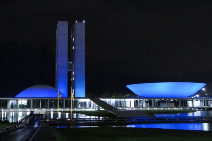 Sancionada lei que cria o Novembrinho Azul, para orientar meninos de até 15 anos sobre doenças da vida adulta
