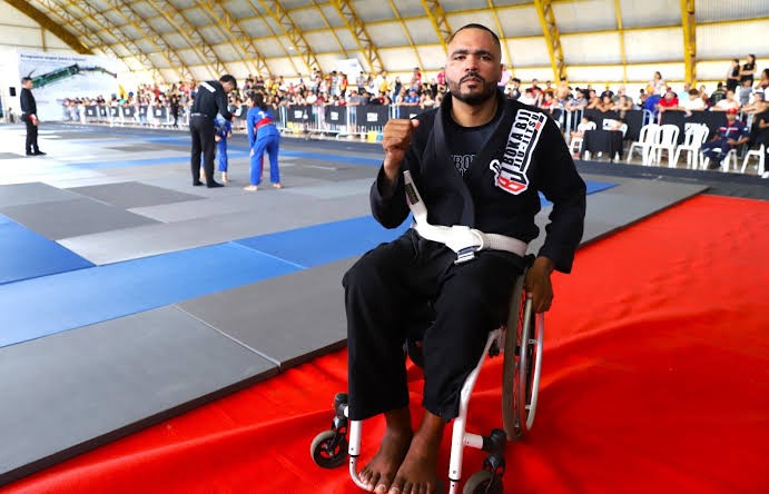 Atletas da Escola Luiz Gonzaga brilham no maior campeonato de jiu-jitsu do mundo