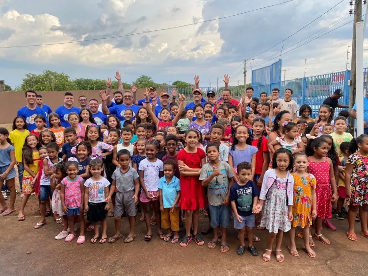 Vereador Pedro Cardoso participa de entrega de brinquedos em homenagem ao Dia das Crianças