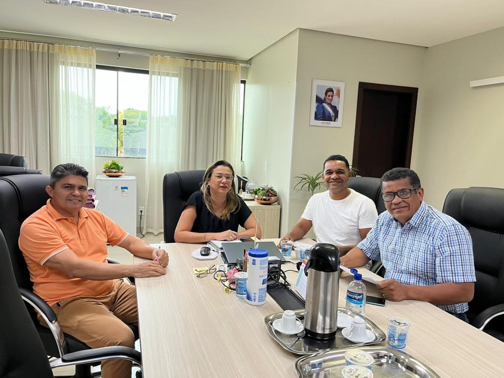 Major Negreiros busca alinhar projetos de ampliação do atendimento na rede pública municipal com a Secretária de Saúde do município de Palmas