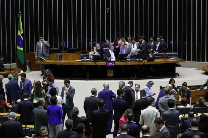 Câmara analisa MP que concede isenção de tributos a companhias aéreas; acompanhe