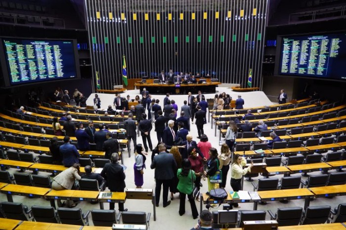 Criada CPI mista para investigar atos do dia 8 de janeiro; acompanhe