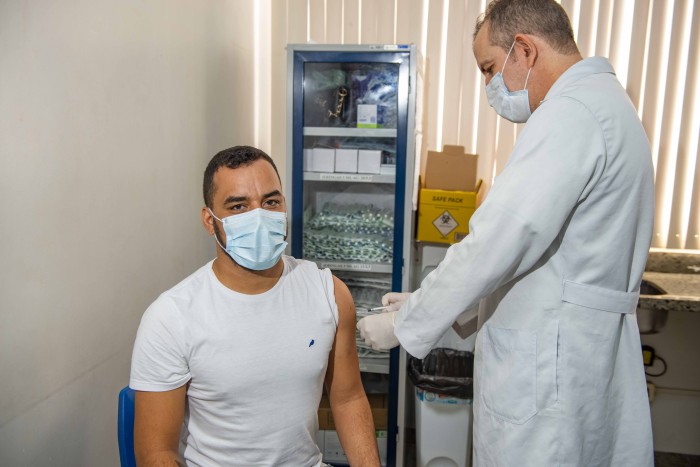 População garante aplicação da Pfizer Bivalente