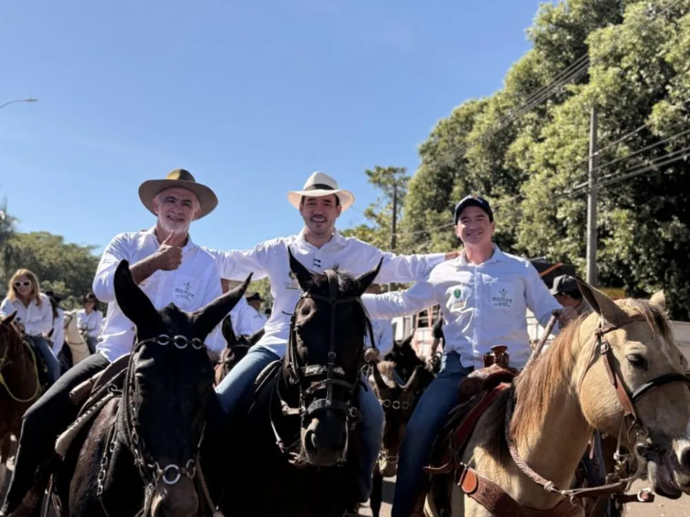 Agenda no interior: Amélio Cayres percorre cavalgadas e consolida articulações na abertura de exposições agropecuárias