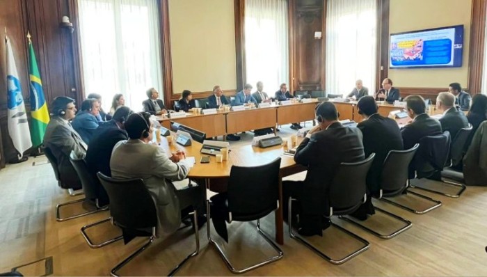 Deputados discutem tributação de empresas multinacionais na sede da OCDE