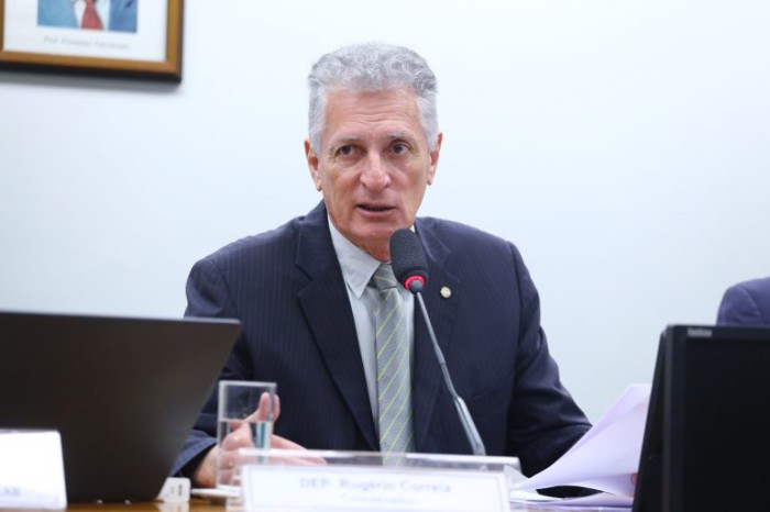 Comissão externa debate a recuperação dos danos causados pelo rompimento da barragem do Fundão, em Mariana