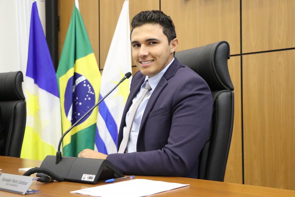 Vereador Pedro Cardoso solicita a construção de guias (meio-fio) nas ruas do Bairro Jardim Taquari