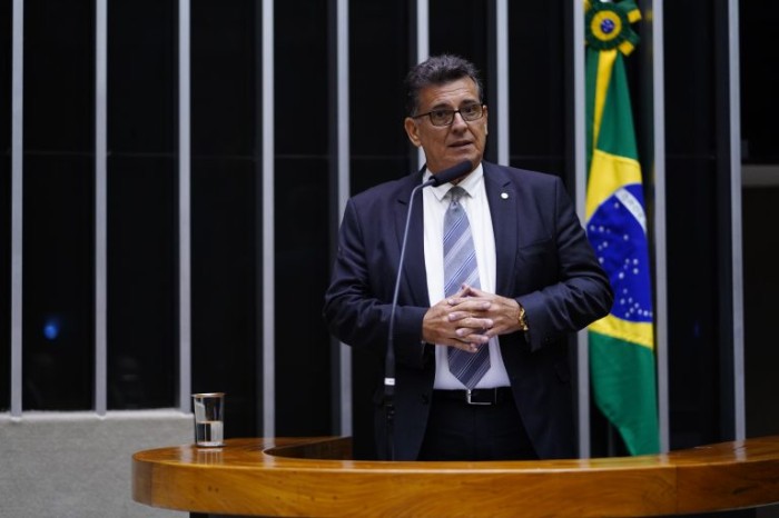 Comissão aprova acesso da polícia a dados de tornozeleira eletrônica sem ordem judicial
