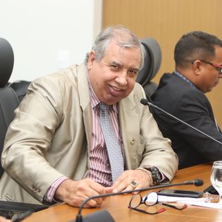 Jucelino Rodrigues solicita serviços de limpeza geral às margens da BR-010 nas proximidades do setor Universitário.