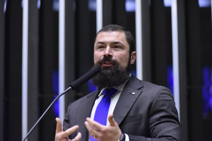 Comissão aprova obrigação de hospitais públicos comunicarem à polícia casos de vítimas de arma de fogo