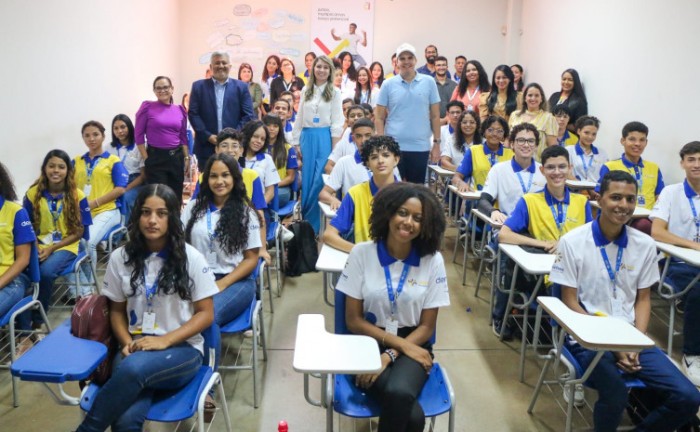Jovens selecionados do Programa Jovem Trabalhador iniciam o trabalho em entidades públicas do Estado