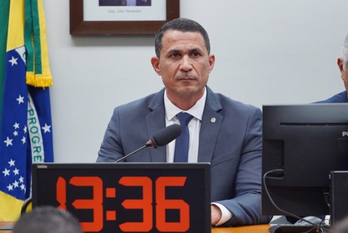 Comissão aprova doação de helicópteros da Polícia Federal para o Paraguai