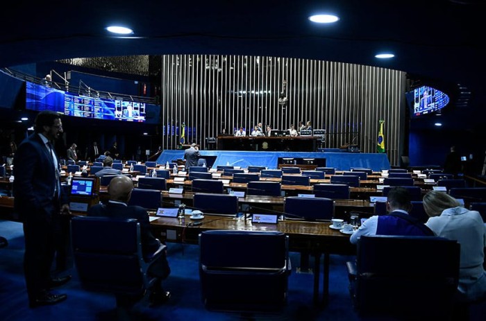 Adiada votação do projeto de simplificação tributária
