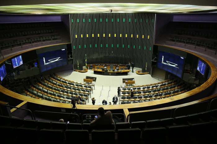 Falta de consenso adia votação da reforma tributária