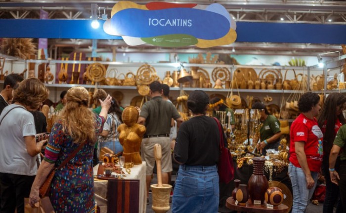 Artesãos tocantinenses comercializam suas peças na Fenearte 2023