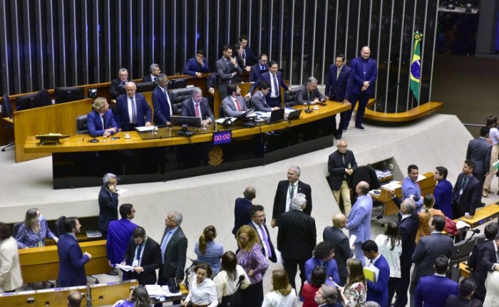 Deputados analisam projeto que retoma o Programa de Aquisição de Alimentos; acompanhe