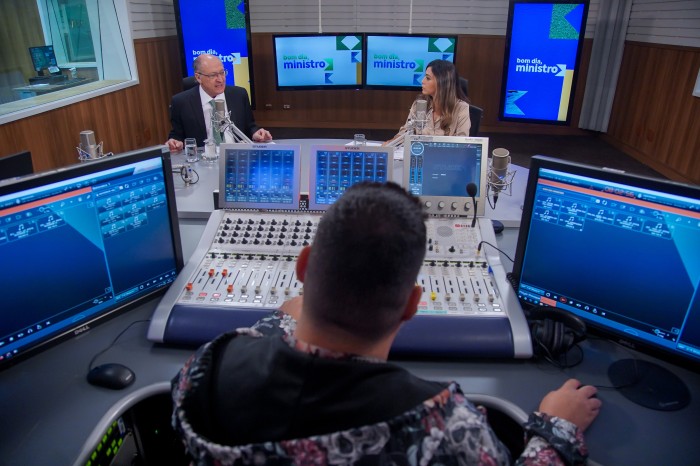 Alckmin diz que aprovação da reforma tributária foi sem toma lá, dá cá