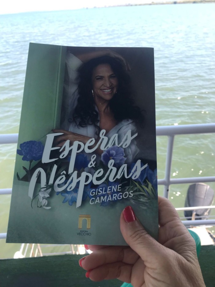 Professora da rede de ensino de Palmas lança livro em noite autógrafos, nesta sexta, 14