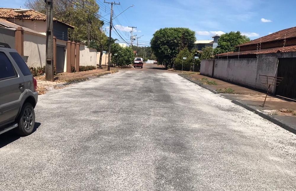 Prefeitura atende requerimento do vereador Jucelino que pedia o recapeamento asfáltico da quadra ARSE 14