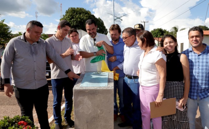 Em Juarina, governador Wanderlei Barbosa inaugura pavimentação asfáltica e destacamento da Polícia Militar e prestigia Festa do Milho