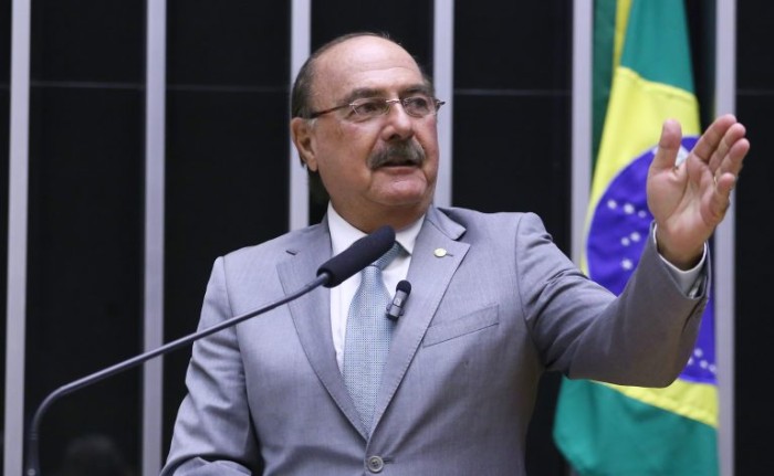 Comissão aprova projeto que antecipa acolhimento para pessoa com doença incapacitante