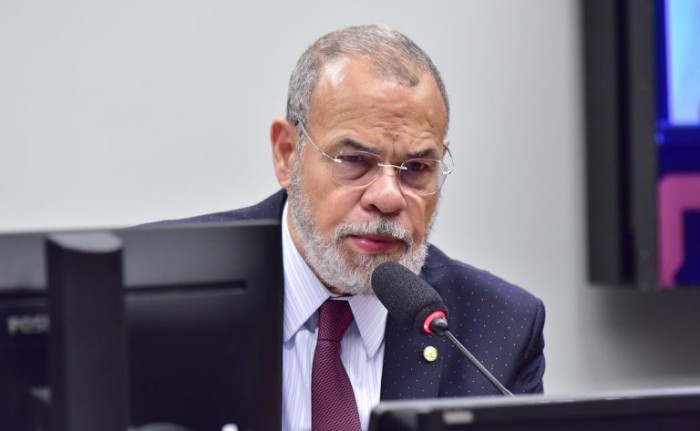 Comissão debate projeto que estabelece prazo para planos de saúde no tratamento de neoplasias malignas