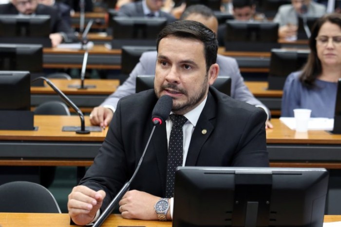 CCJ aprova inviolabilidade do sigilo das comunicações realizadas por meio digital