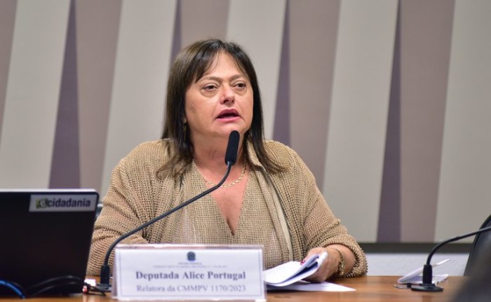 Comissão mista aprova MP da recomposição salarial de servidores do Executivo federal