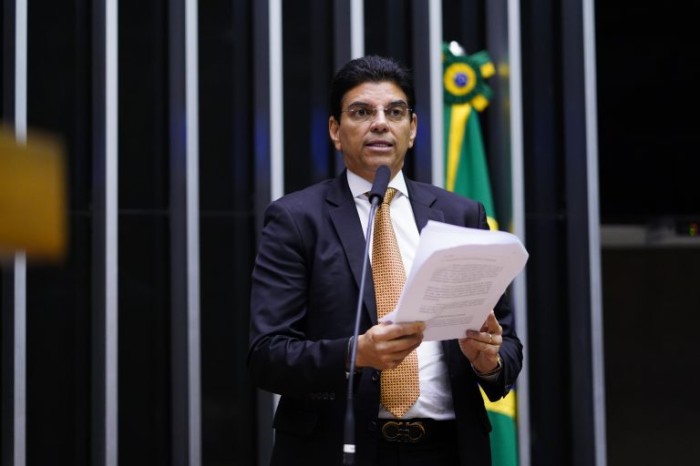 Relator afirma que arcabouço fiscal será discutido na próxima segunda-feira