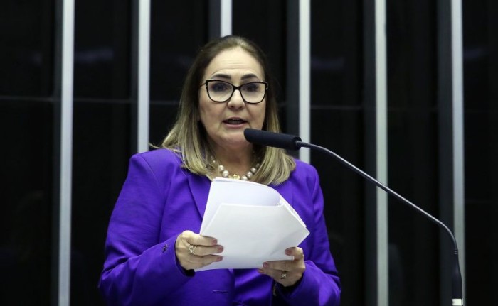 Câmara aprova projeto que cria mecanismos de transparência e controle social na educação; acompanhe