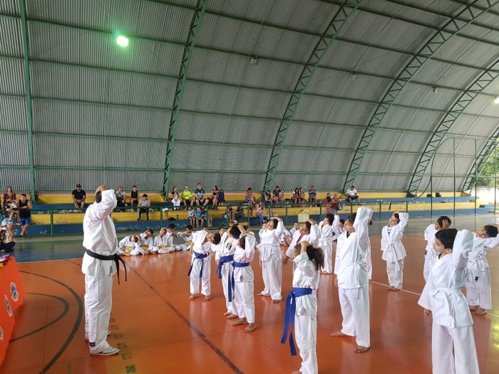Festival de Karatê reúne 100 alunos da rede de ensino de Palmas