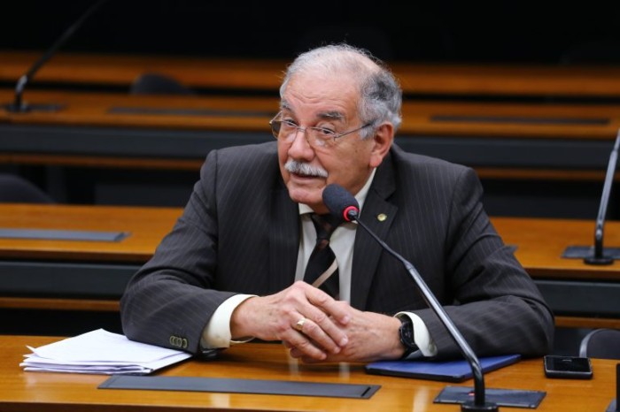 Comissão aprova projeto que obriga conselhos de Enfermagem a oferecer cursos de aperfeiçoamento
